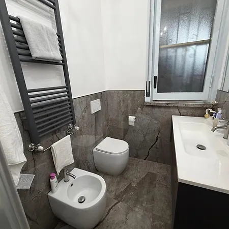 Casa Leo - Accogliente Con Giardino A Apartamento